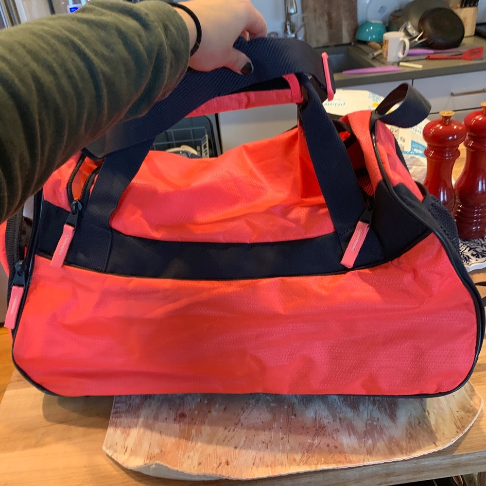 Adidas Defender Medium Duffle Bag - Picture 4 of 5